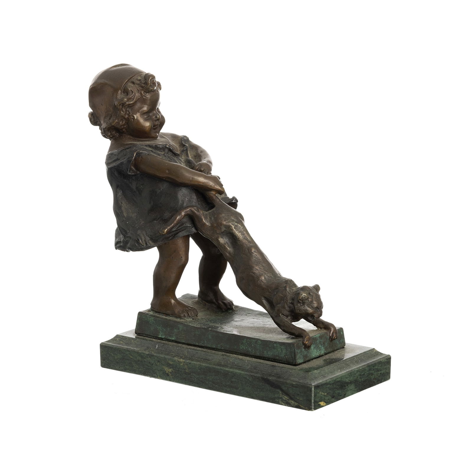 JUAN CLARA AYATS (1875-1958) - Little girl with a cat: Patinated bronze sculpture depicting a little girl pulling a cat, marble base, signed ?Juan Clara?. Dim.: 18 cm