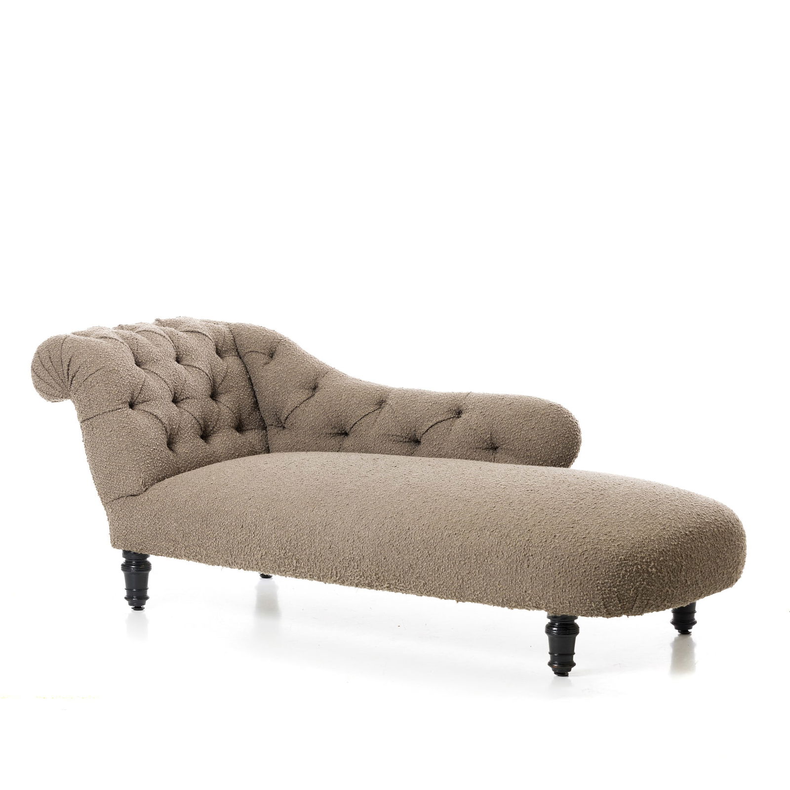 Chaise longue: Franca, 19th century, chaise longue with solid wood frame and legs, tufted upholstered in brown boucle fabric. Signs of use. Dim.: 70x187x70cm.