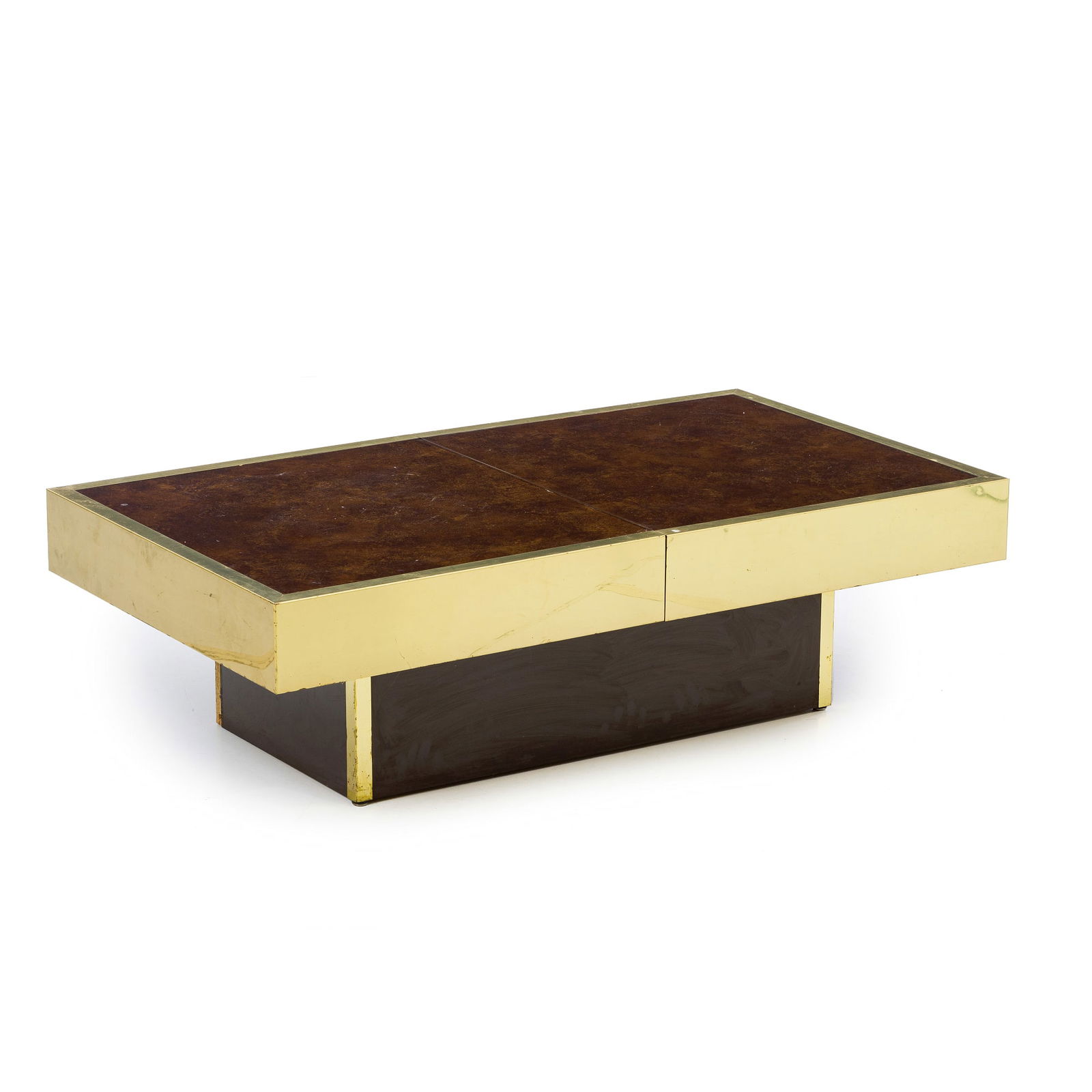 MAISON LANCEL (Attrib.) - Extensible bar table: France, c.1970, side table with split sliding top and bar compartment inside in brass and formica. Dim.:35x120x67cm.