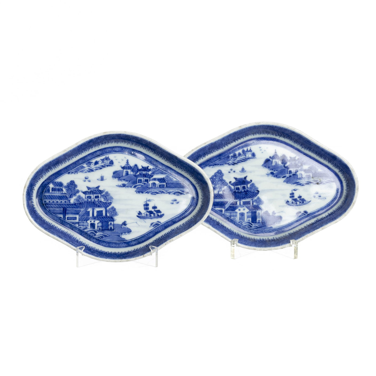 Pair of small porcelain dishes from China, Jiaqing (1 of 1)