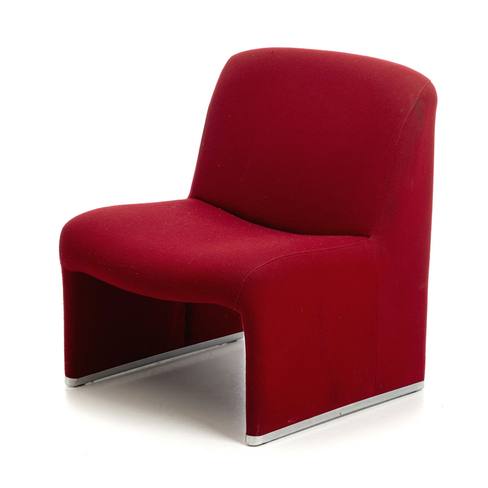 GIANCARLO PIRETTI (b.1940) - 'Alky' Armchair: Italy, c. 1970-80, armchair with aluminum frame and red fabric upholstery, "Alky" model, manufactured by Anonima Castelli. Signs of use. Dim.: 73x66x75cm.