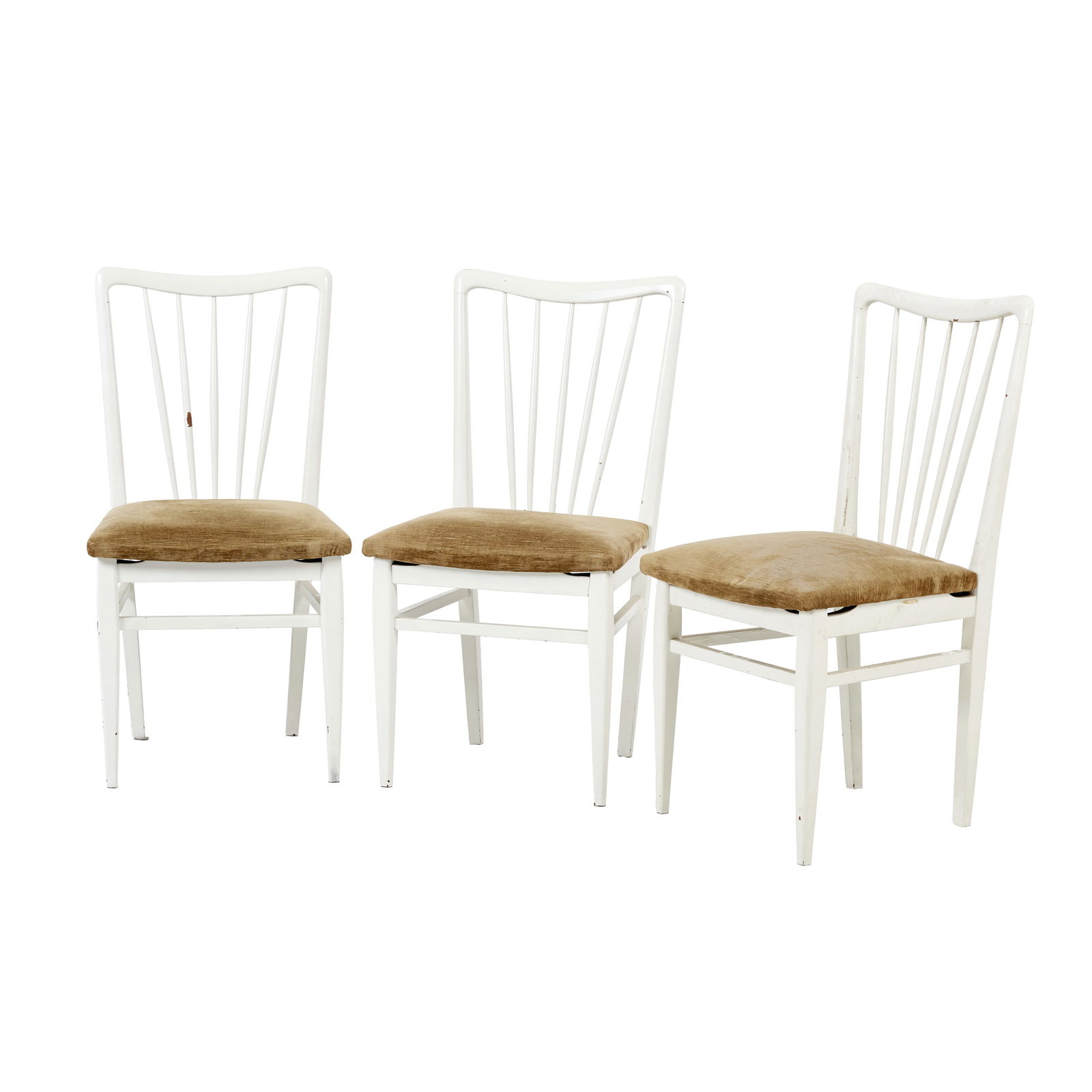 PORTUGUESE WORK (20th Century) - Set of three chairs: Portugal, 20th century, in white-lacquered wood, backrest with five turned slats, seat upholstered in brown velvety fabric. With some flaws. Dim.: 89x46x43cm (each).