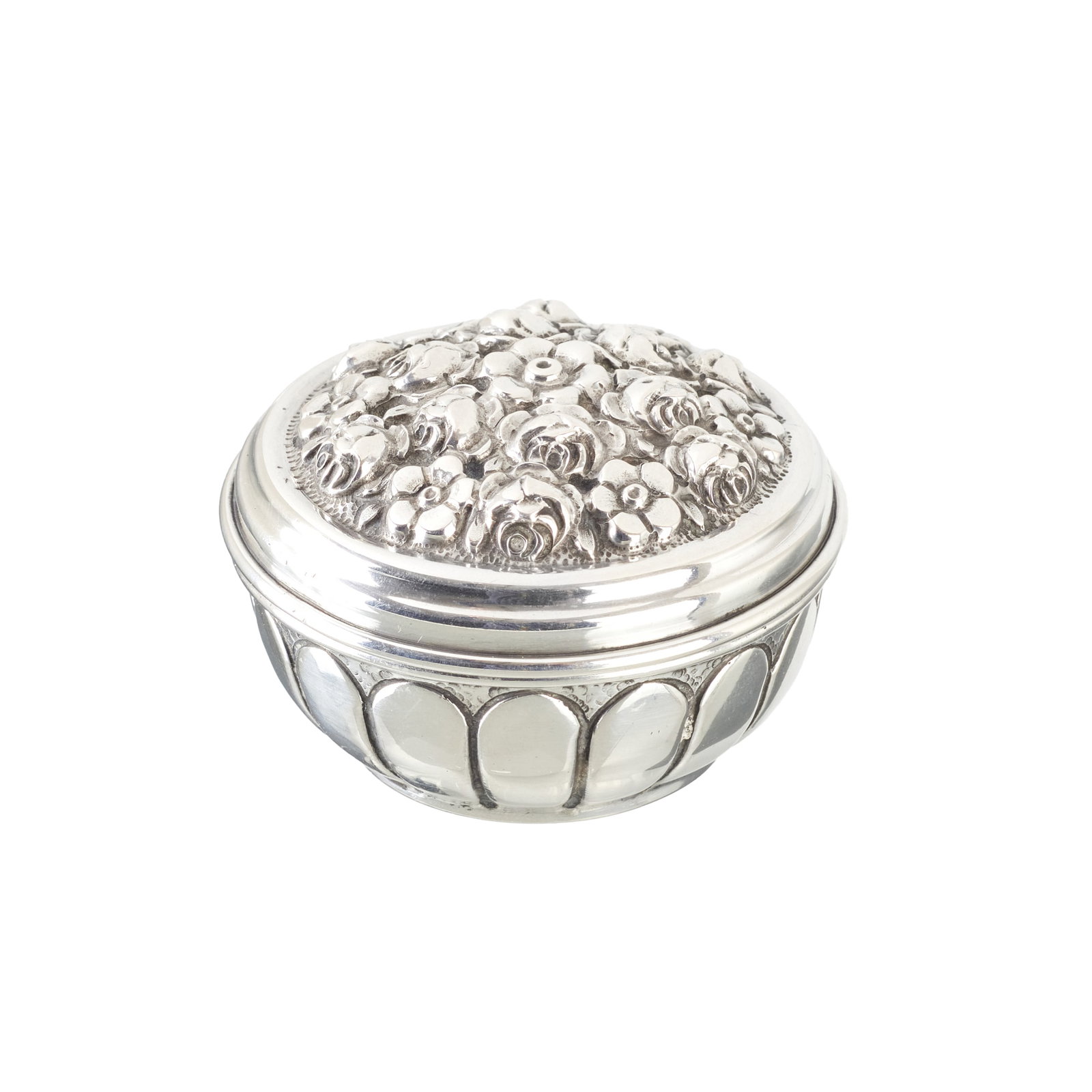 Small silver box 'flowers' (1 of 1)