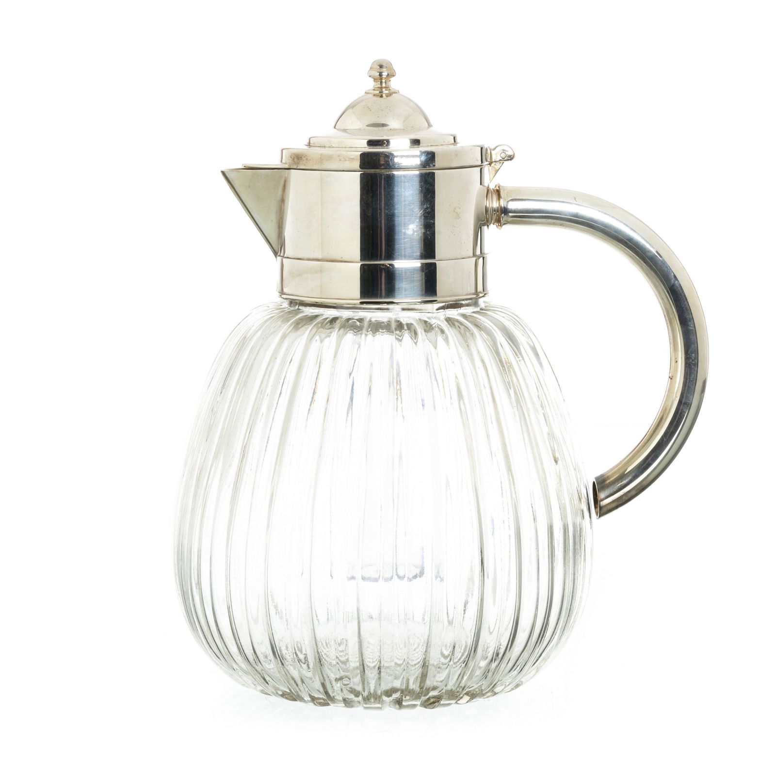 ITALIAN WORK, c.1930 - Art Deco jug with reservoir: Italy, c.1930, lobbed glass jug, silver-plated metal mount, inner reservoir for ice, marked E.P.ZINC ITALY. Signs of use. Size: 31cm.