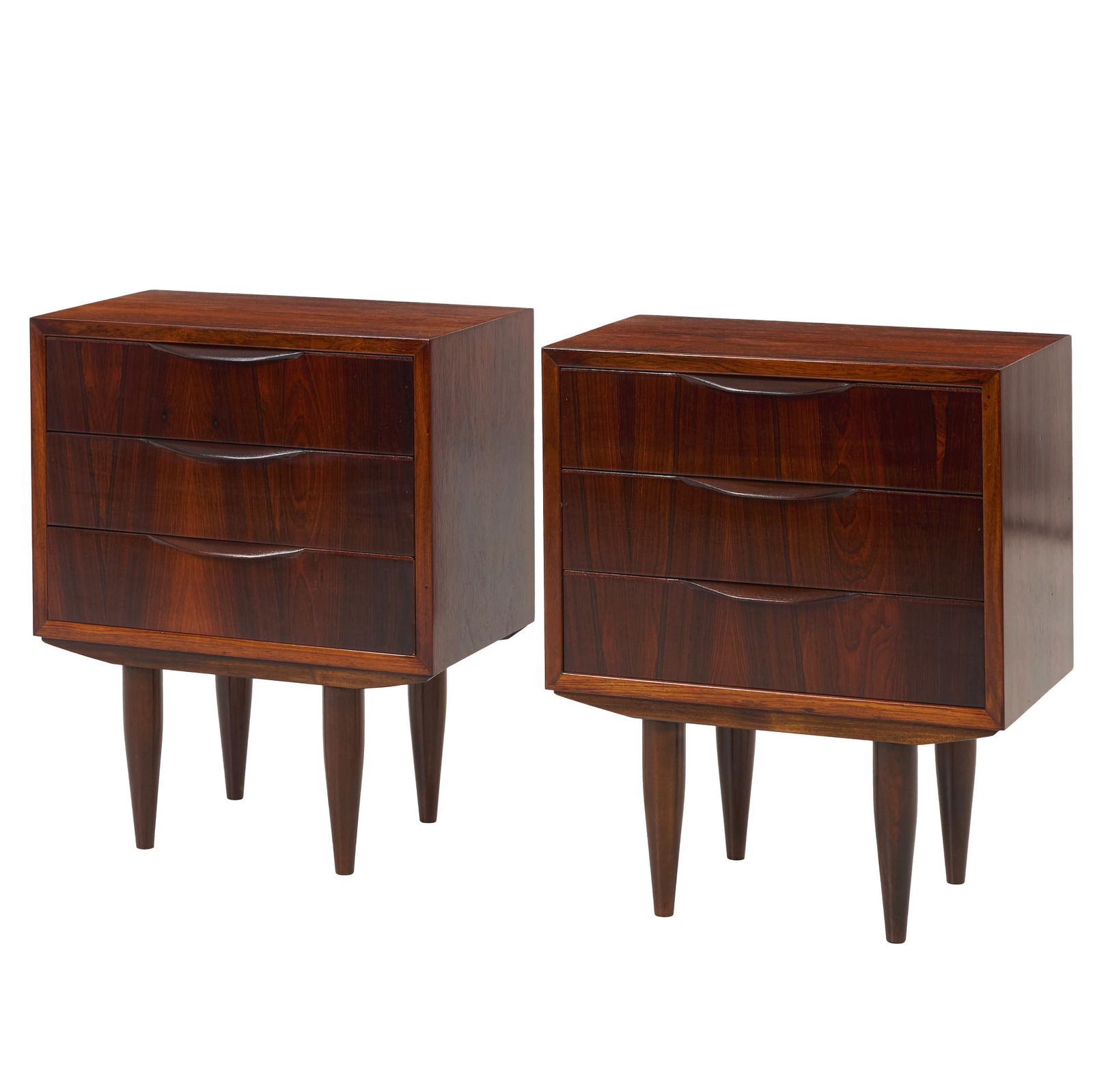 Danish work, c.1970 - Pair of bedside tables: Denmark, c.1970, pair of rosewood and ther woods, bedside tables with three drawers. Signs of wear. Dim.: 62x52x30cm.