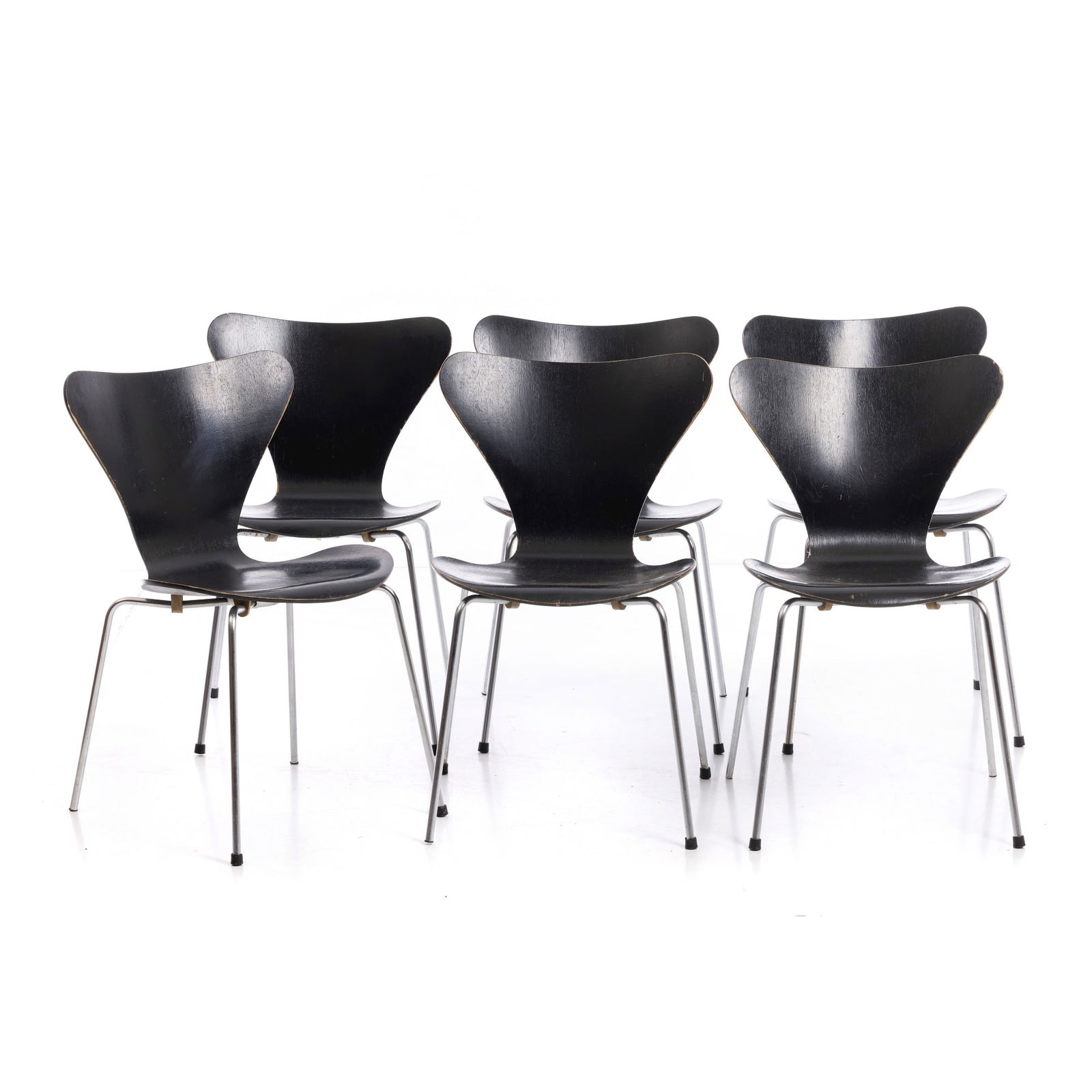 ARNE JACOBSEN (1902-1971) - Six Series 7 chairs (1 of 1)