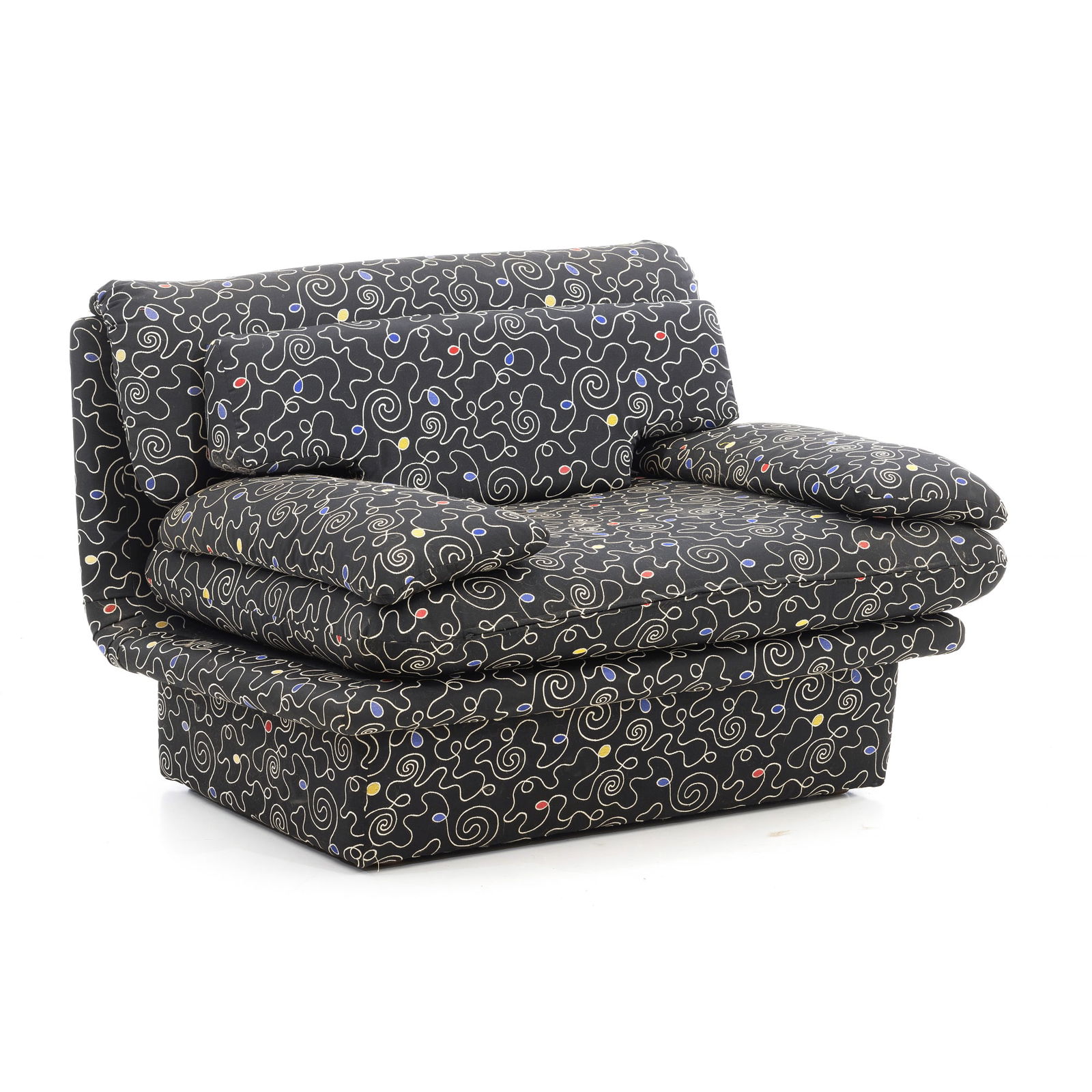 ITALIAN WORK, c.1980 - Post modern Fauteuil: Italy, c.1980, fabric upholstery with geometric motifs. Signs of use. Dim.:71x110x97cm.