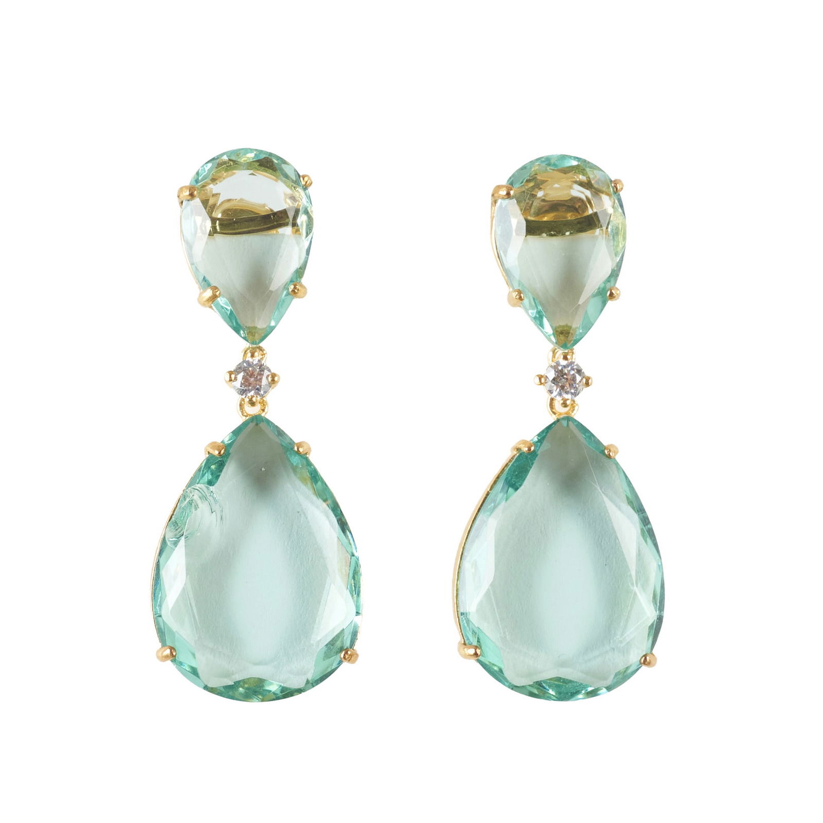 VIRGILIO SECO (20th/21st) - Pair of earrings in gilt silver and crystal: Portuguese silver, 925 contrast, drop-shaped crystals. Signs of wear and one broken crystal. Total weight approx.: 16.42g. Dim.: 5cm