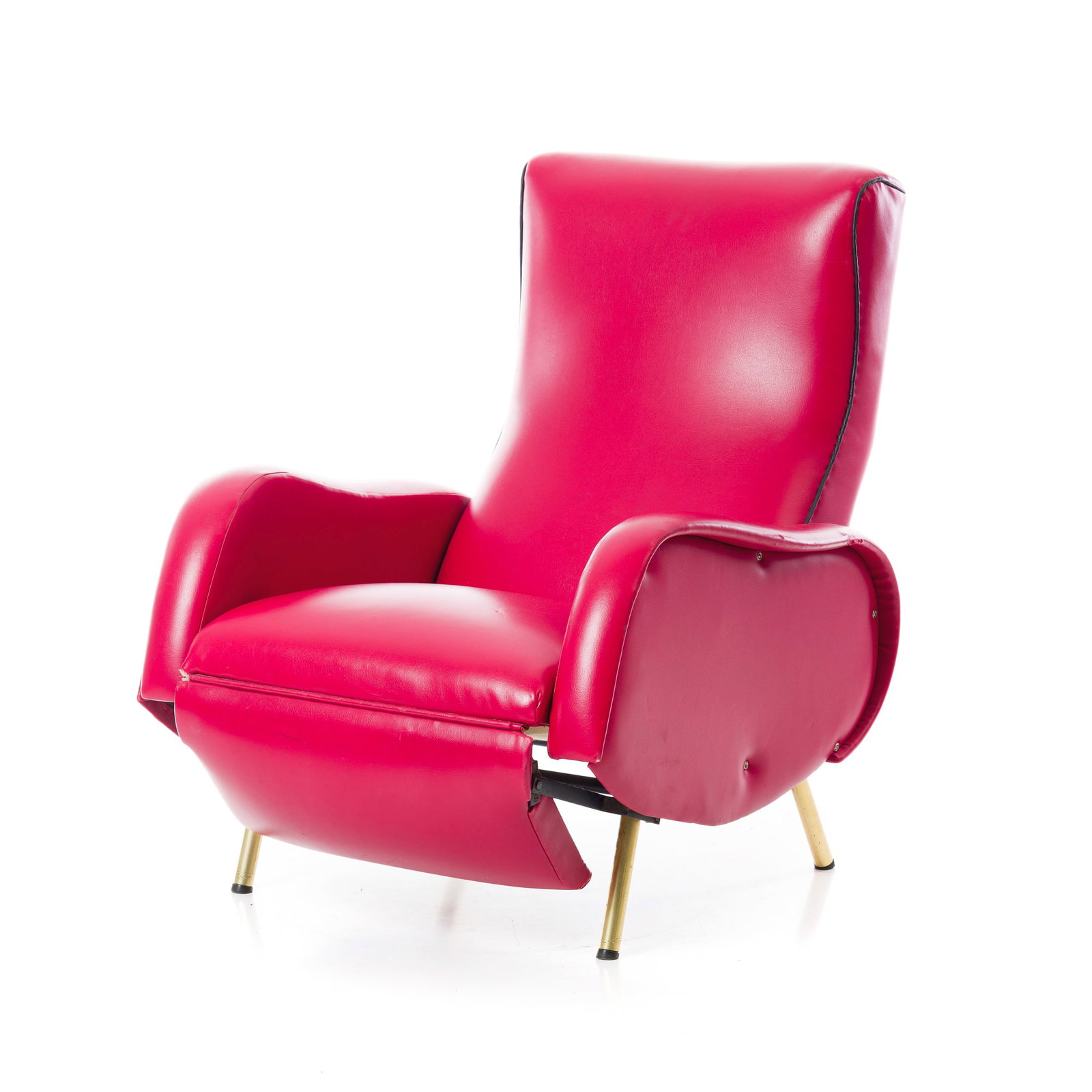PORTUGUESE WORK, c.1950 - Reclining armchair: Portugal, c.1950, armchair upholstered in red vinyl with gilt metal legs with reclining back and legrest. Signs of use, minimal flaws on the skin. Dim.:92x74x75cm.