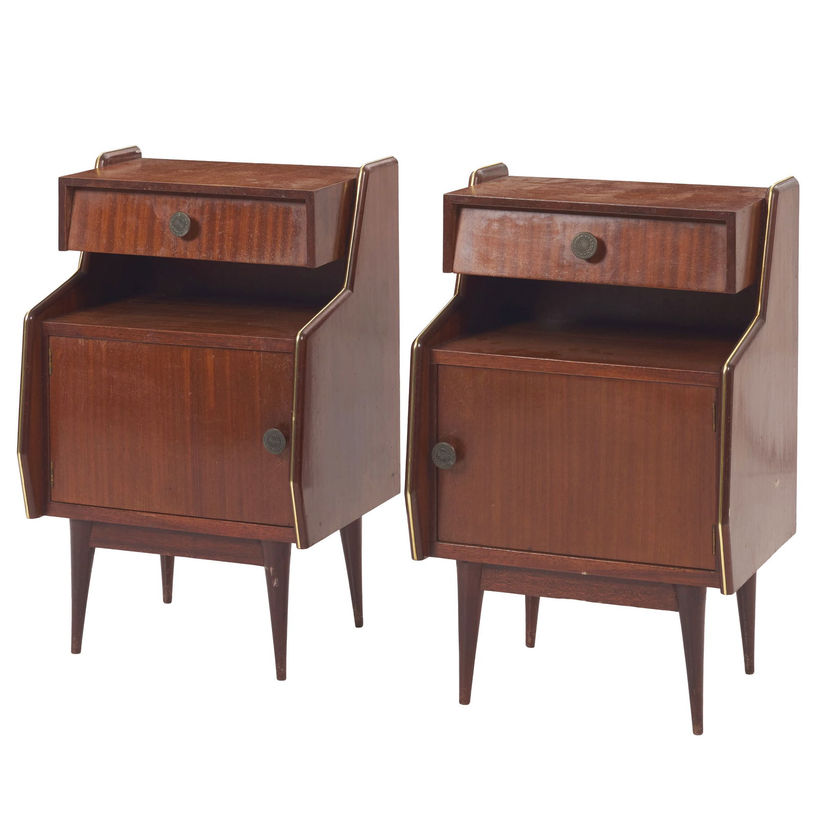 PORTUGUESE WORK, c.1950 - Pair of bedside tables: Portugal, c.1950, in mahogany, with metal trim and handles, with one drawer, niche and door. Minimal defects, signs of use. Dim.: 62x52x30cm.