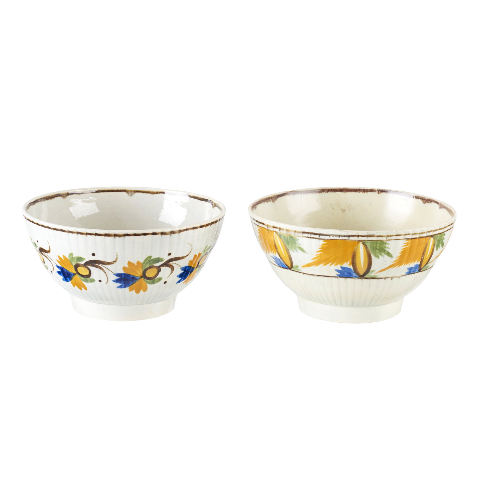 Pair of Prattware earthenware bowls: English Prattware ceramic, c.1800, manufacture, polychrome decoration of floral motifs. Signs of use. Dimensions: 16cm.