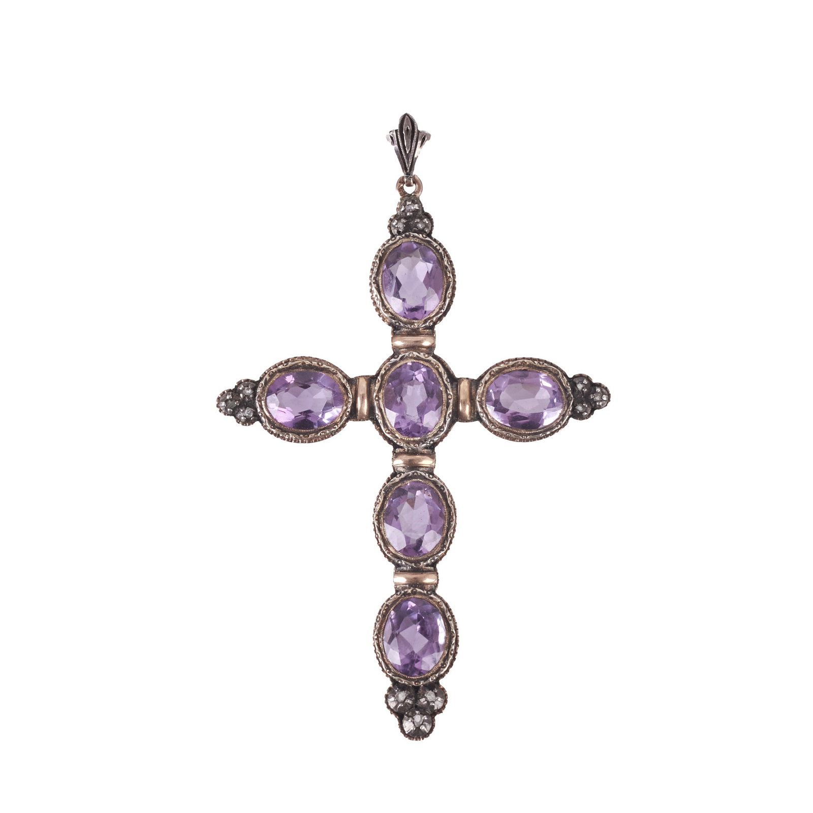 Cross pendant in silver, gold and amethysts: Portugal, 19th century, in silver and gold, set with 6 oval-cut amethysts. Signs of use. Approx. Weight: 14g. Dim.: 7.2cm. Under DL 120/2017.