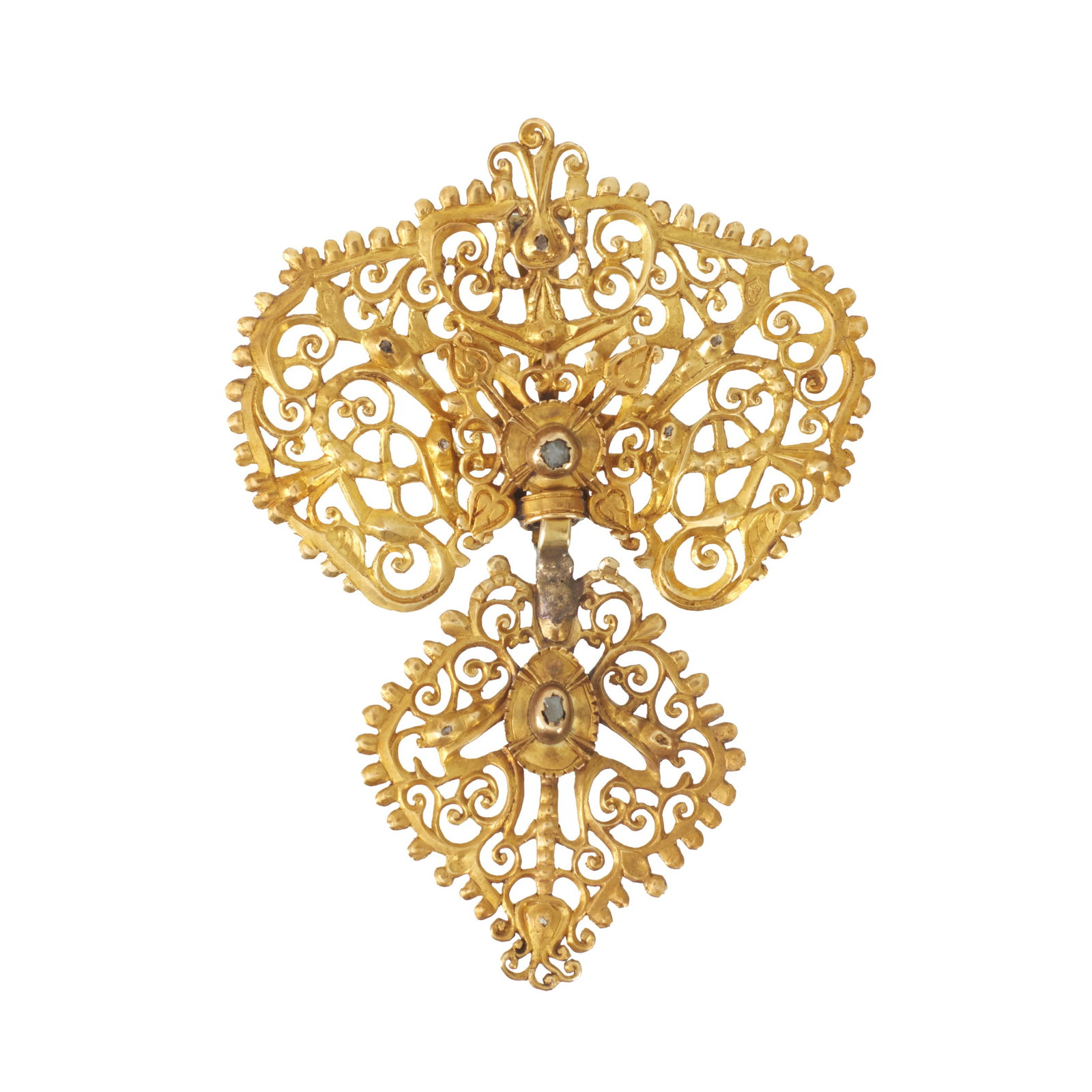 Gold bow set with gemstones, 19thC: Yellow gold, 19thC, Porto city mark of Vicente Manuel Moura (registered 1865), openwork scroll decoration with applied mines. Signs of use. Approx. Weight: 15.8g. Dim.: 7cm.