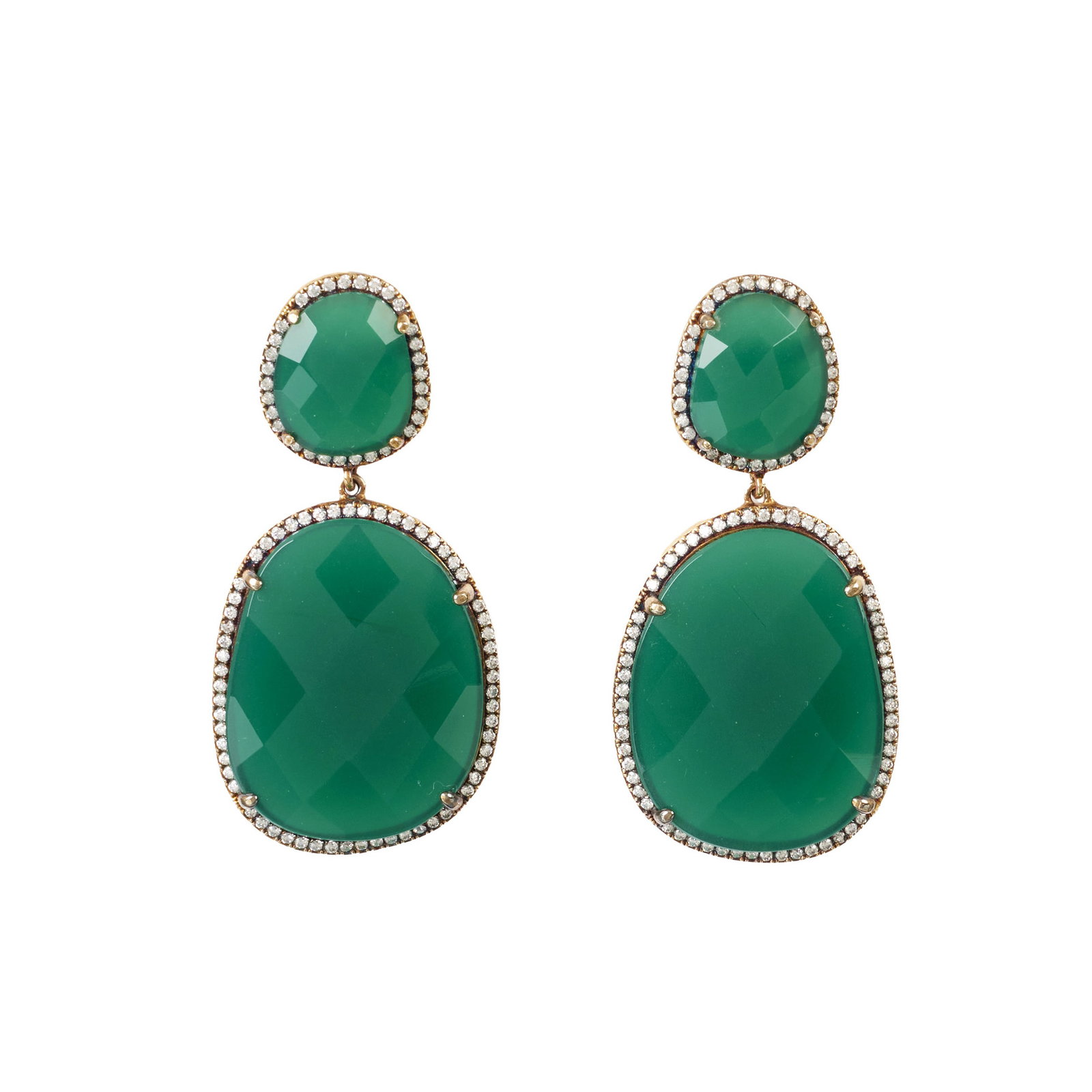 LUIZ FERREIRA - Pair of silver earrings: 925 gold-plated silver with a faceted green onyx. Original box. Signs of use. Approx. total weight: 20g. Dim.: 5cm.