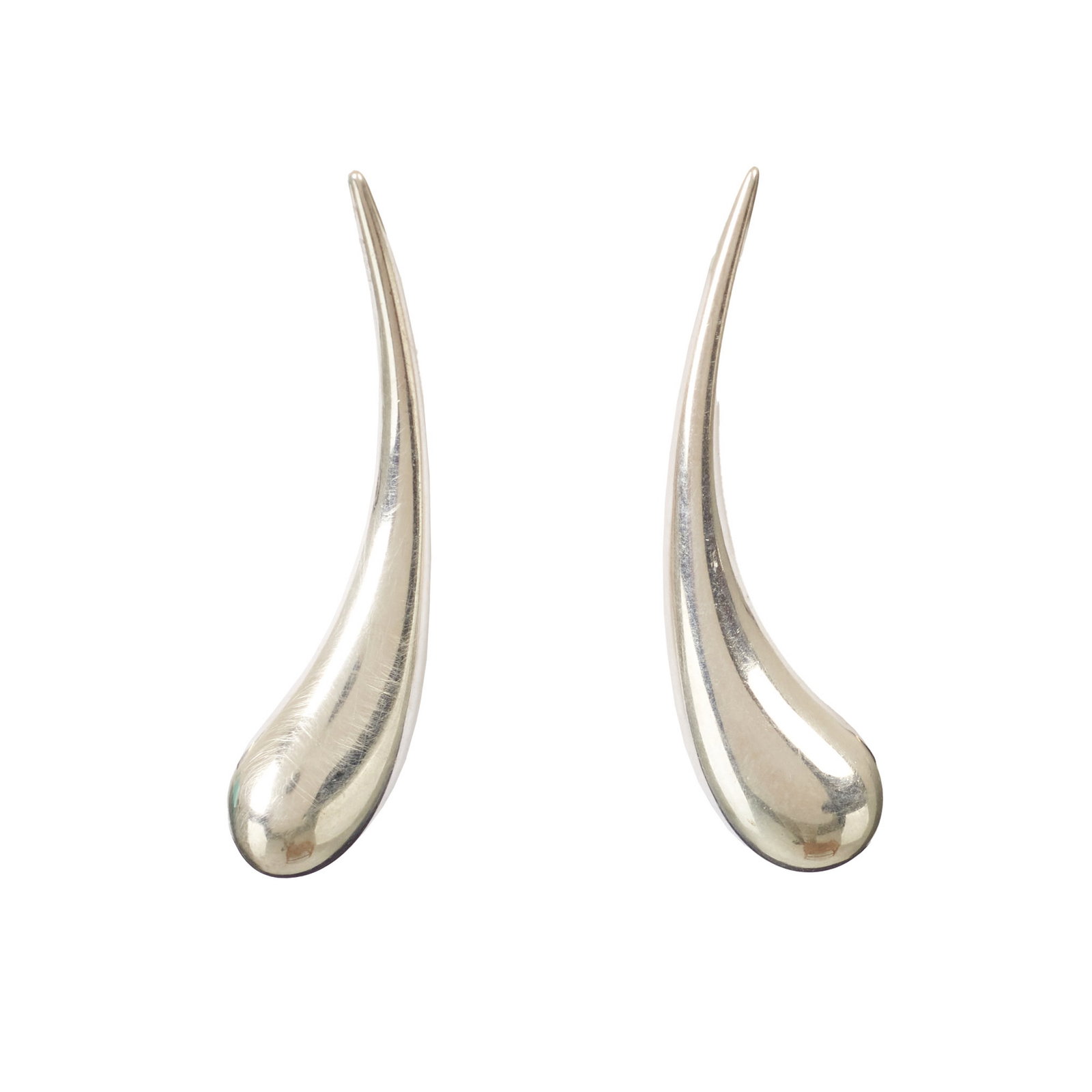 TIFFANY & CO / ELSA PERETTI - 'Teardrop' Earrings: 925 sterling silver, designed by Elsa Peretti. Marked 'Tiffany & Co' and signed 'Elsa Peretti'. Original box. Signs of use. Approx. Weight: 14g. Dim.: 5.6cm.