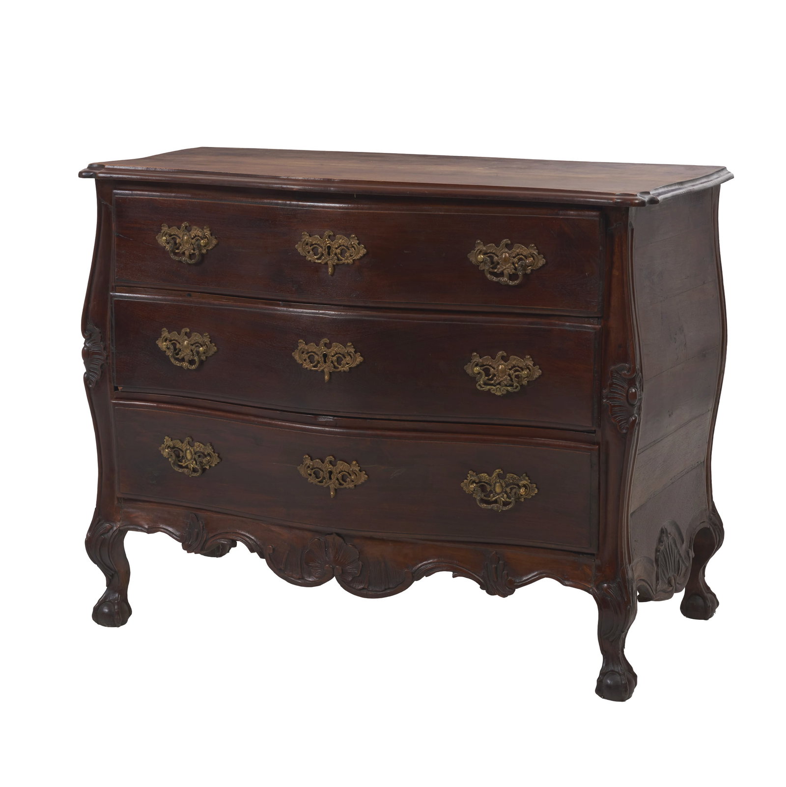 D. Jose style Chest of Drawers: Portugal, 19th century, carved vineewood; three drawers with gilded brass fittings; side panel decorated with plant motifs and scrollwork; cabriole legs. Signs of use. Dim.: 89x111x57.5cm.