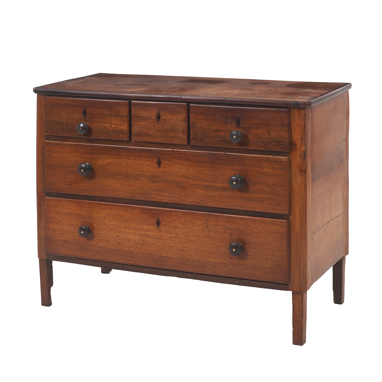 D. Maria Chest of Drawers: Portugal, 19th century, made of vinhatico wood, with three drawers and two deep drawers; turned handles. Signs of use. Dim.: 87x115x56cm.