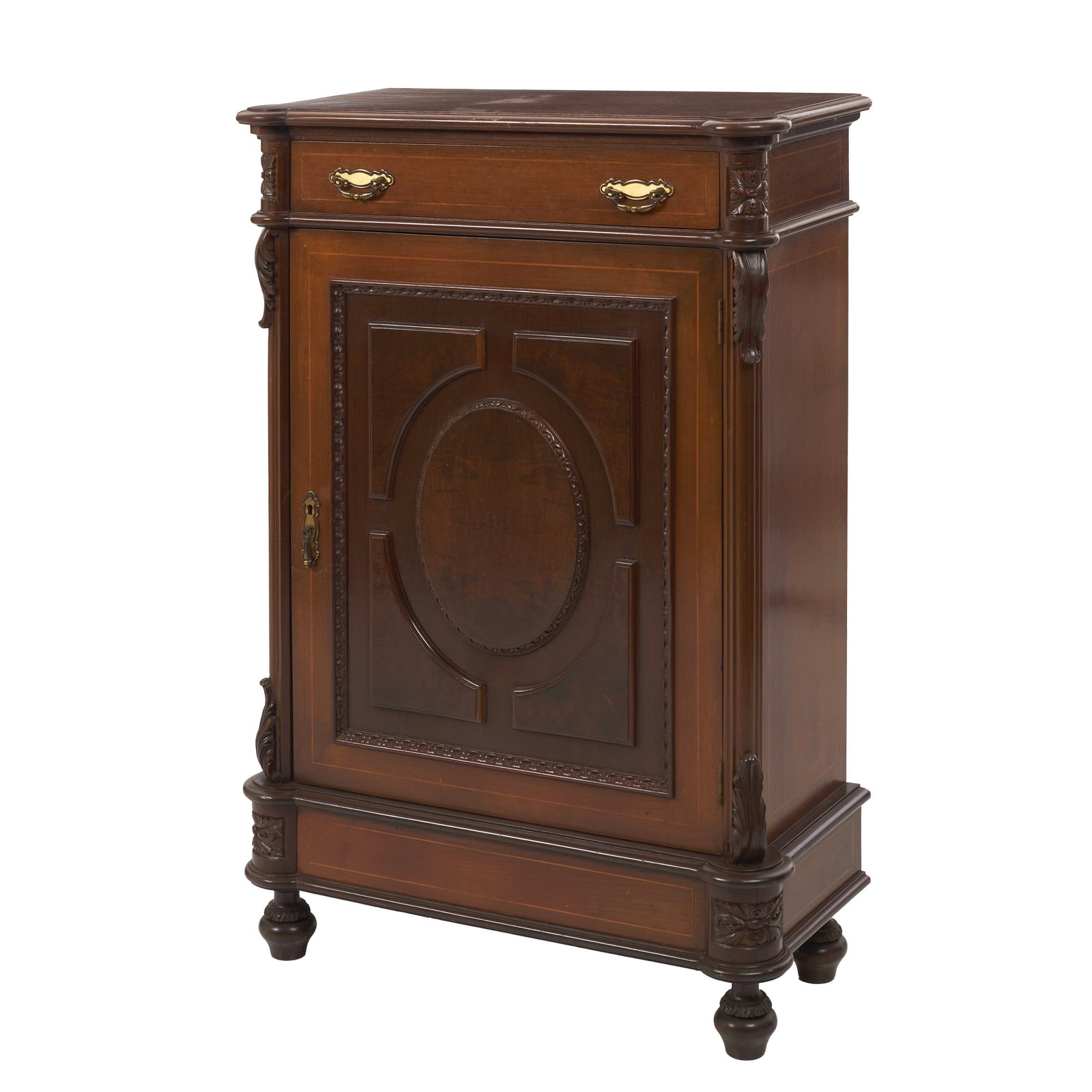 Bedroom cabinet (1 of 1)