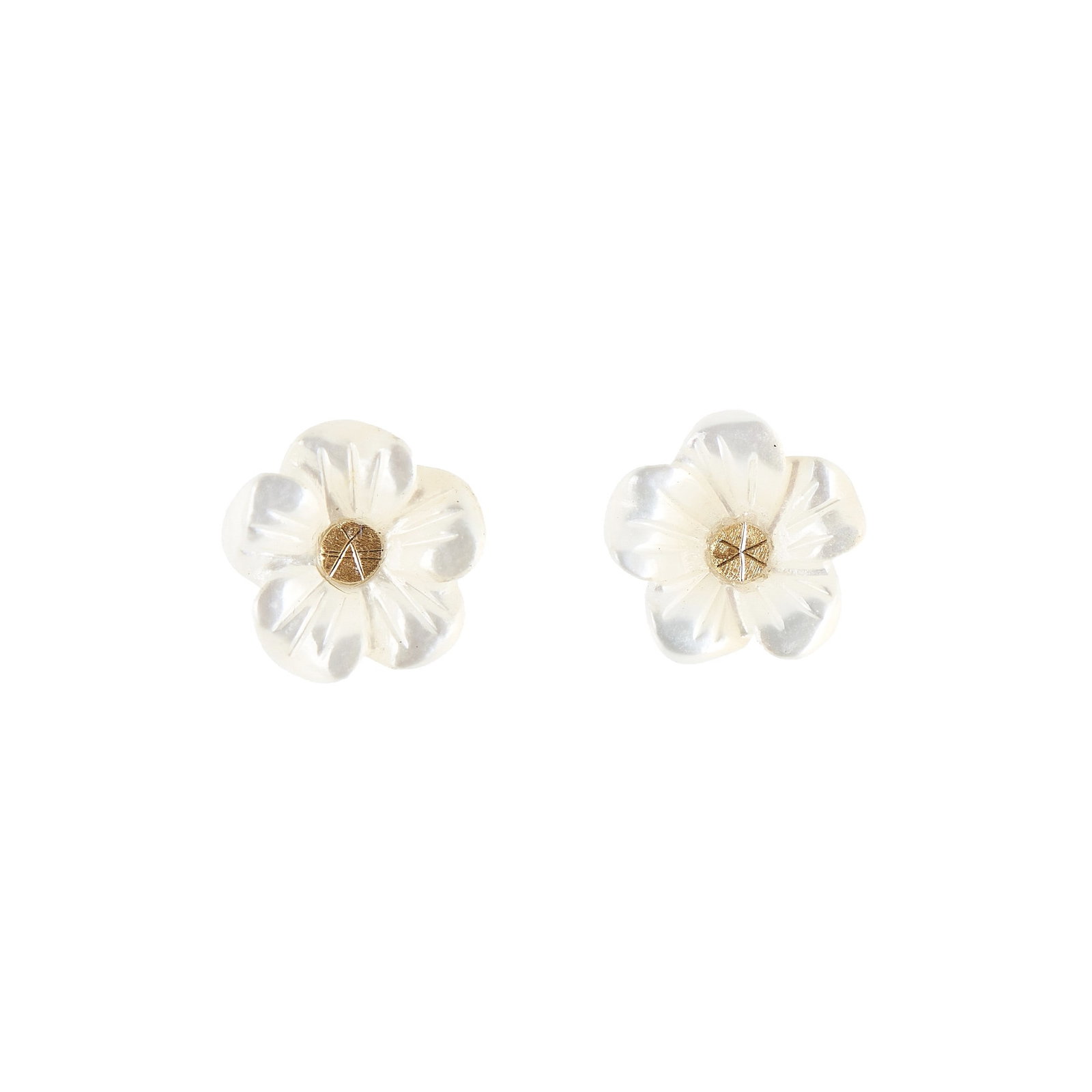 'Roses' gold earrings with mother-of-pearl: Gold, 800 deer contrast, with mother-of-pearl. Approx. weight: 1.6 g. Dim.: 1.7cm.