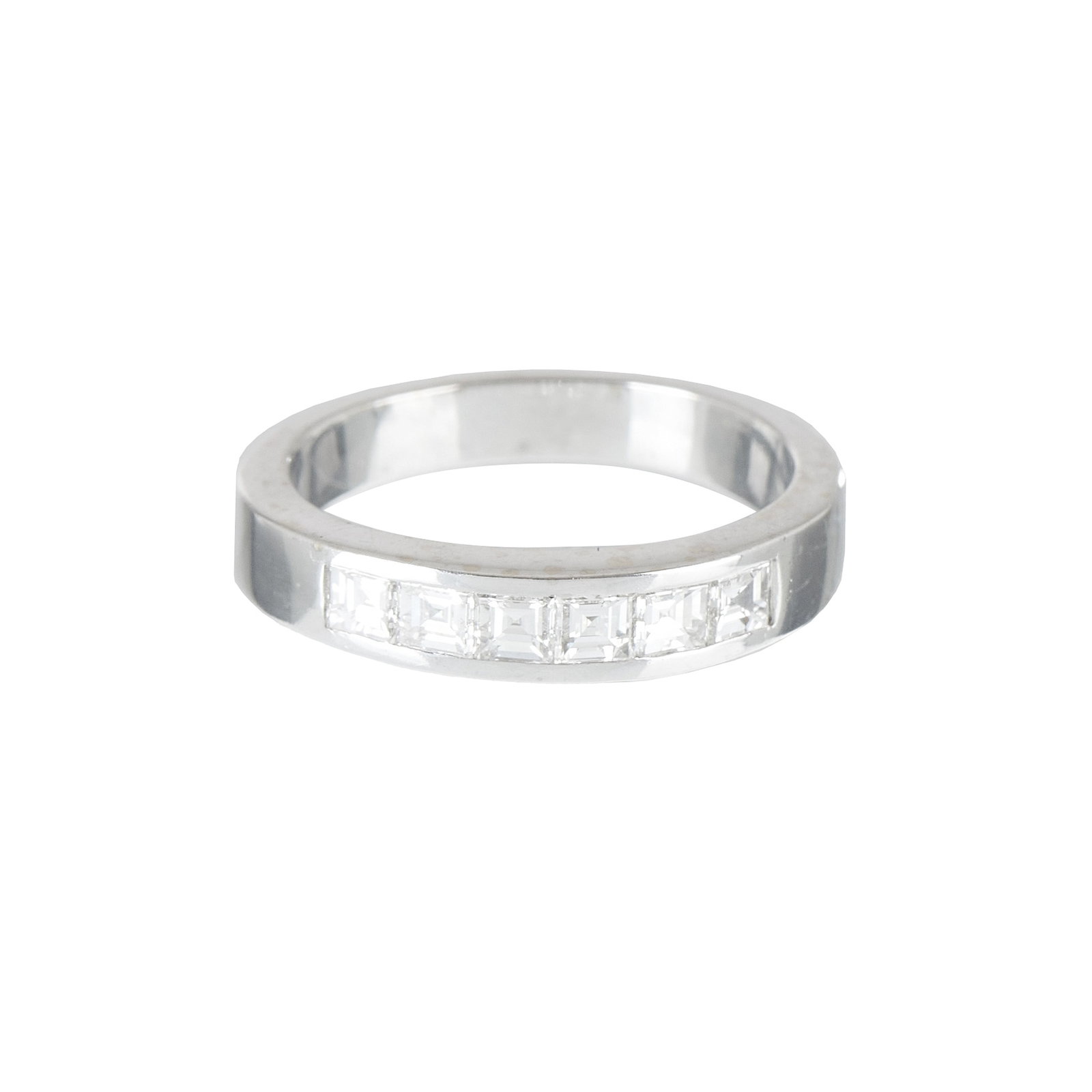 White gold ring: White gold, 800 deer contrast, set with 6 square brilliant-cut diamonds (0.95 carats). Signs of use. Approx. weight: 6.2g. Size: 17.