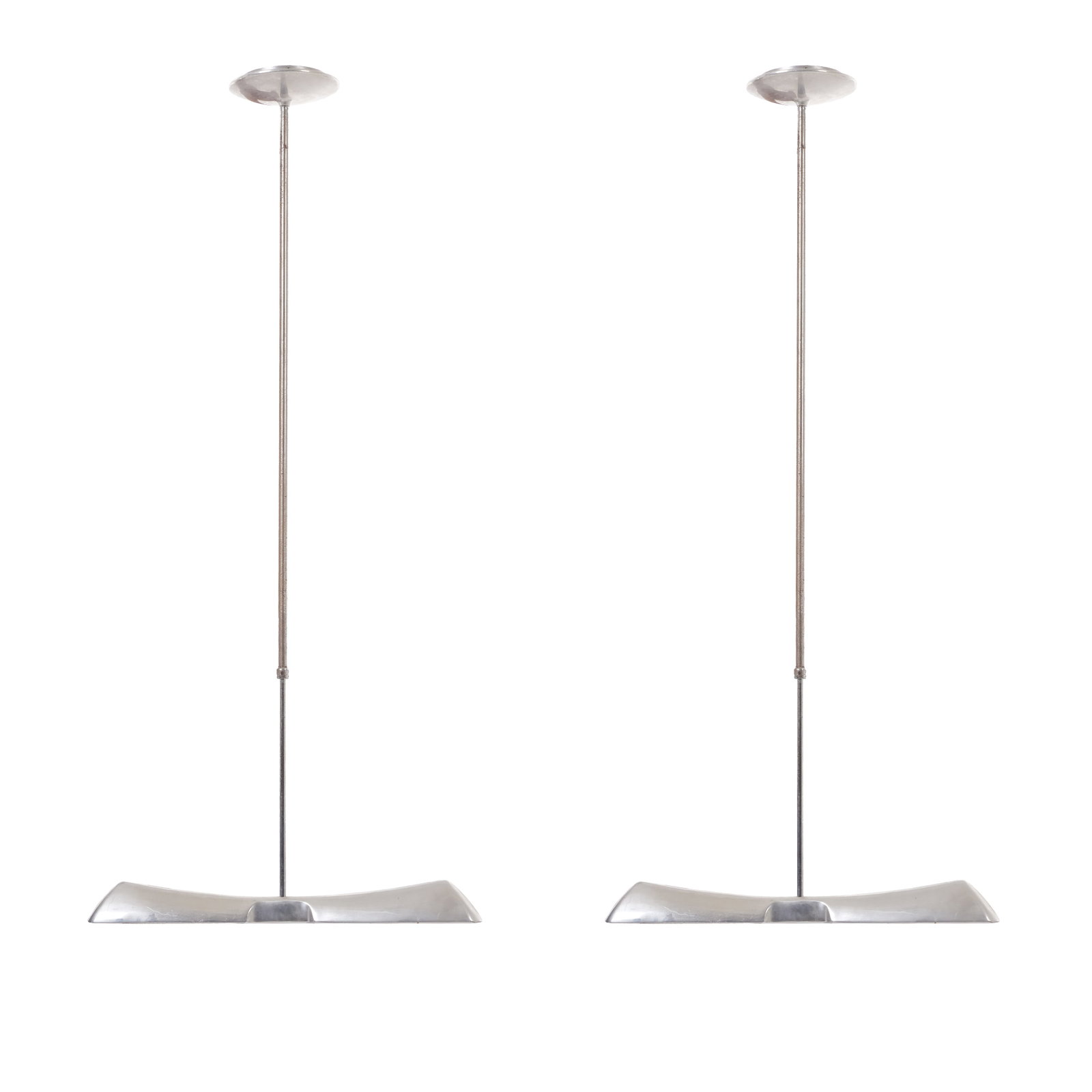 JORGE PENSI (1946-2025) - Pair of 'Batela Susp.' lamps: Spain, c. 1980/90, designed by Jorge Pensi for B.Lux; in cast and polished aluminium. Electrified. Signs of use. Dim.: 125.5?58cm.