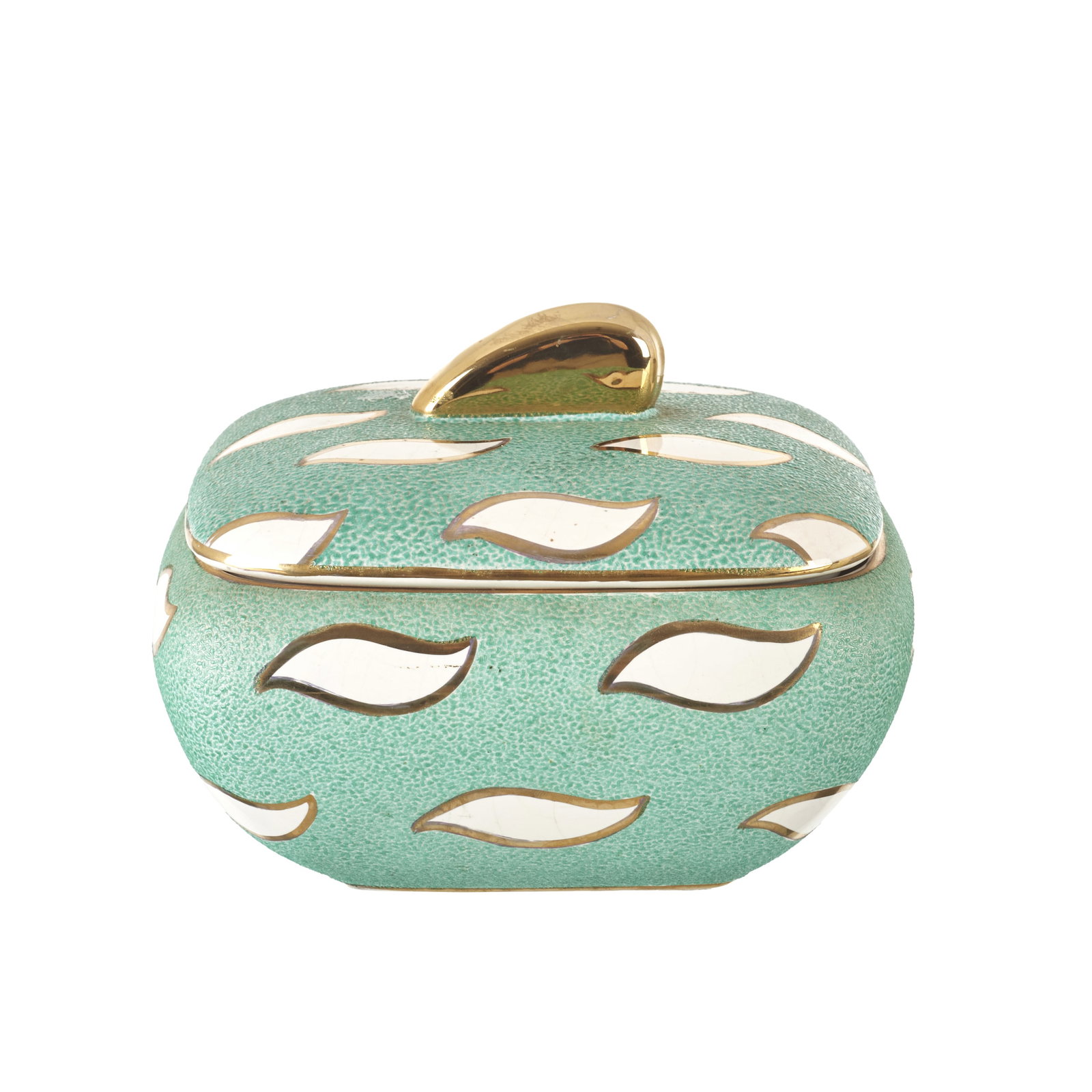 RAUL DA BERNARDA - Candy box: Earthenware from the Raul da Bernarda & Filhos factory, Alcobaca, c. 1950/60, with polychrome and gilded glazed decoration featuring stylised petals. Marked. Signs of use. Dim.: 12x16x16cm.