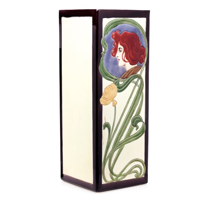 CARL LUBER / JOHANN VON SCHWARZ - Umbrellas holder: Nuremberg ceramic, c1900, with polychrome decoration vegetal with female figure in relief. Brands manufacturing base A3235, C820 XII. Hair line crack restored. Dim:. 64cm.