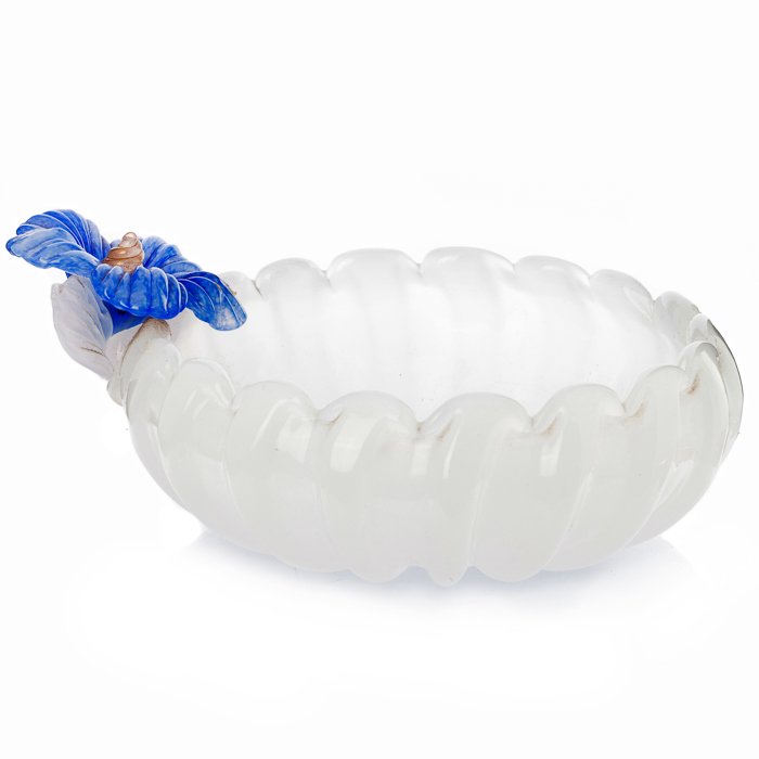 ARCHIMEDE SEGUSO - Bowl 'Blue Flower' Murano glass: Murano glass, C1960, gummed cup in milky blue glass with gold inclusions, 'flower'. Marked with label. Dim:. 30,5cm.
