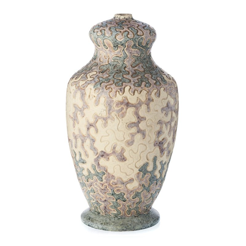 EMILE LENOBLE (1875-1940) - Art Deco lamp: French Sandstone, glaze and relieved, polychrome incised and stylized decoration. Signed 'Lenoble, 1922'. Dim.: 36.5 cm.