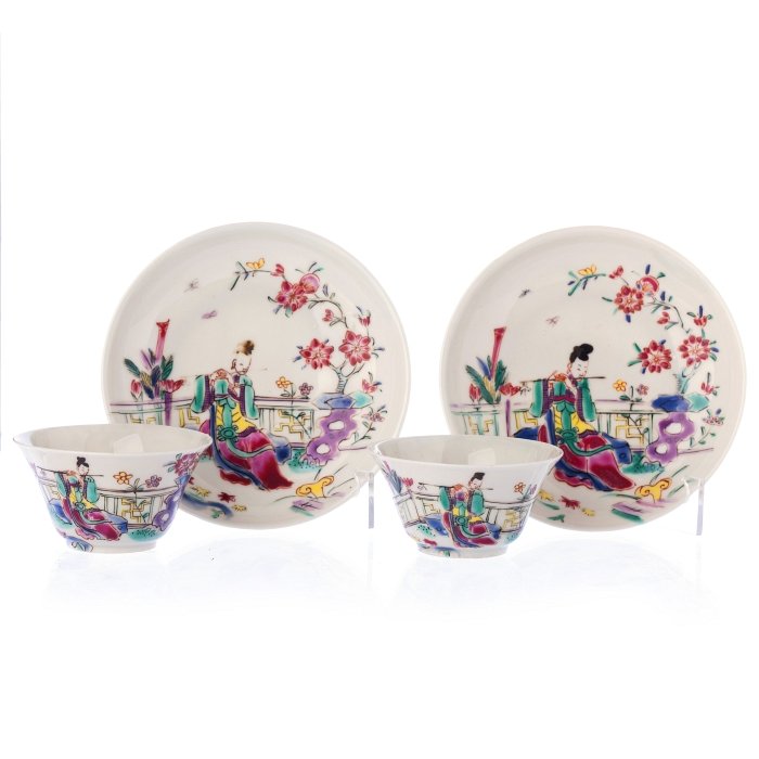 Pair of teacups with saucers 'flutist' in Chinese (1 of 1)