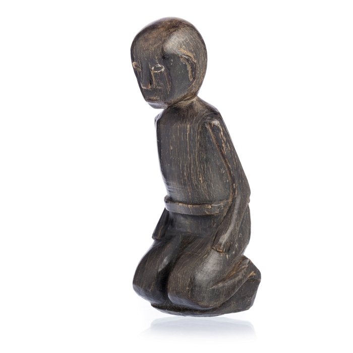 TIMOR - Kneeling Ancestor figure (1 of 2)