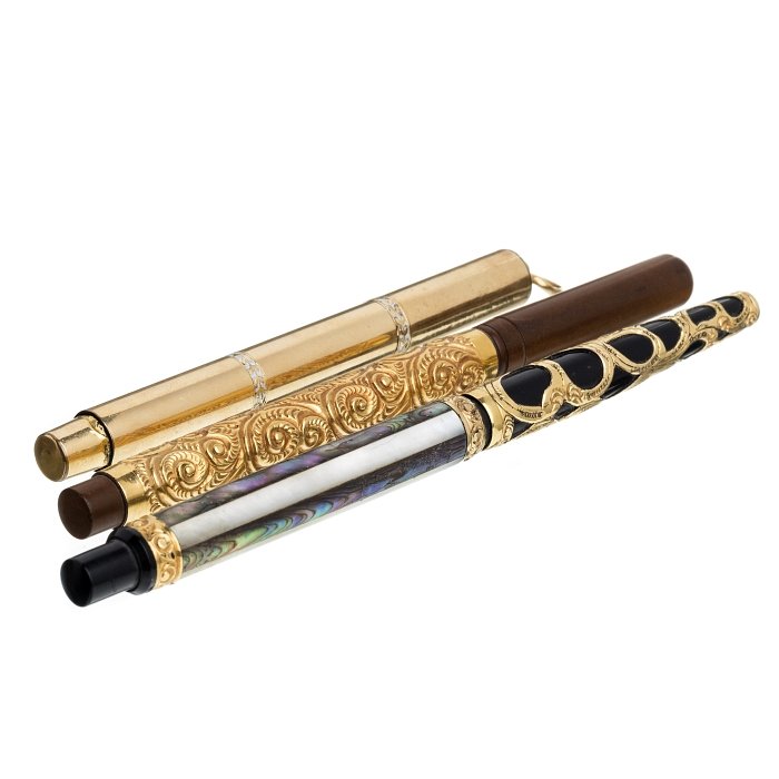 Antique pens in several materials (1 of 1)