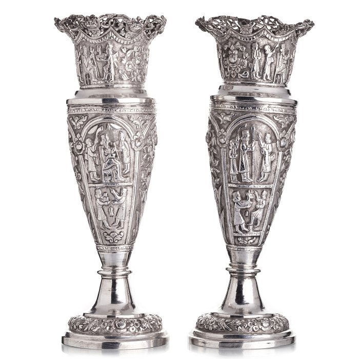 Pair of vases in chiseled silver (1 of 1)
