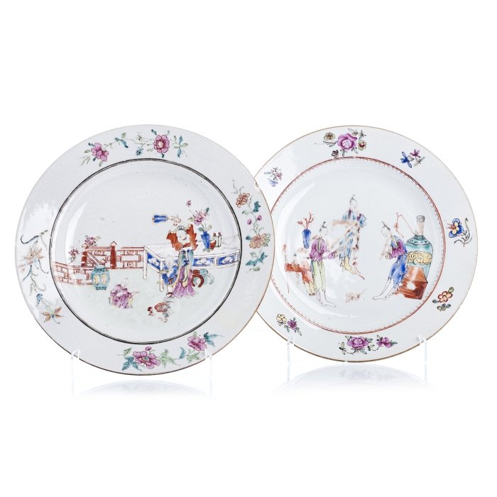 Two plates with 'figures' in Chinese porcelain (1 of 1)