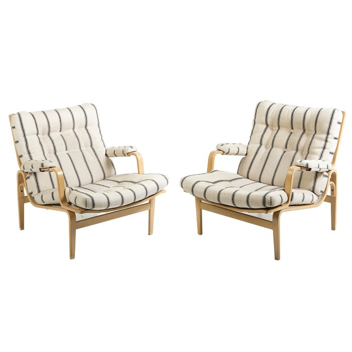 BRUNO MATHSSON (1907-1988) - Pair of armchairs 'In: Sweden, 1960, made by Dux, birch, striped fabric upholstery. Signs of wear, some faults to upholstery. Dim.: 76x75x74cm.