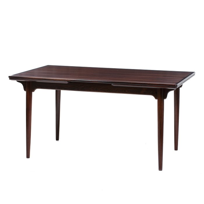 OMANN JUN (20th century) - Dinner table: Denmark, c.1960-70, in kingwood and other types of wood, rectangular shape, with two extensions. Dimension: 73x90x145 cm. Each extension leaf: 54 cm.