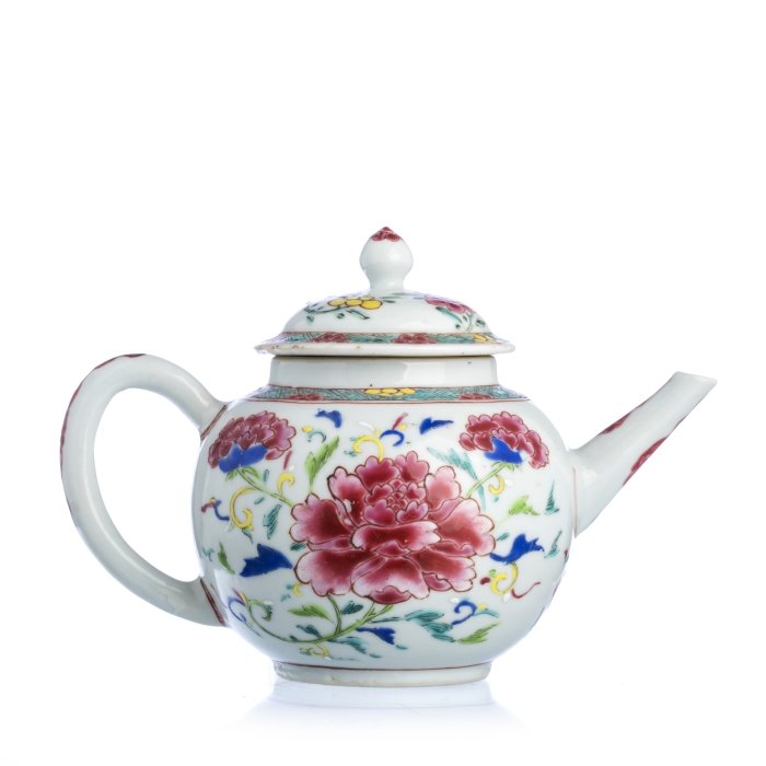 Chinese Porcelain 'Peony' Teapot, Yongzheng (1 of 1)