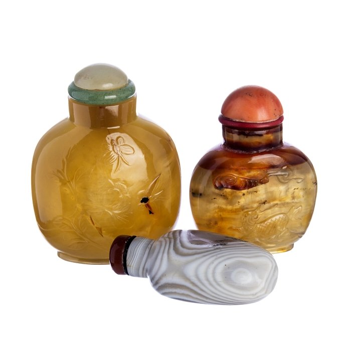 Three Chinese hardstone snuff bottles, Minguo (1 of 1)