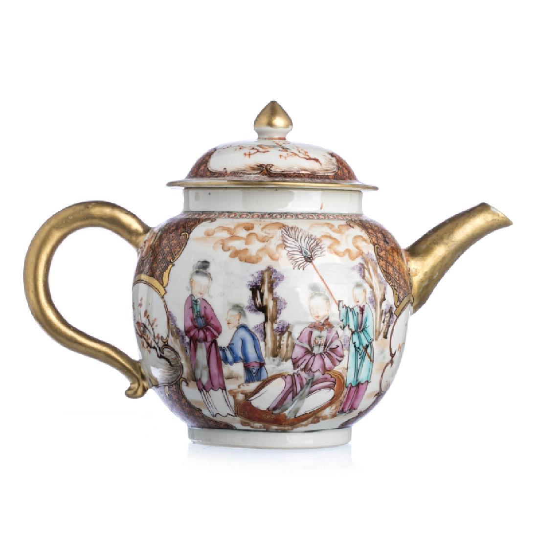 Chinese porcelain 'Mandarin' teapot, Qianlong (1 of 1)