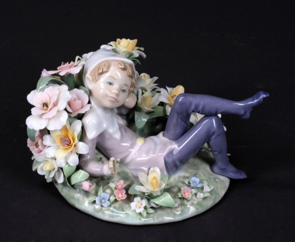 Lladro Porcelain Figurine Leprechaun 1721: Hand Made In Valencia Spain Released In: 1990 Sculpted By: Jose Puche Size: 4 Inches Tall x 6 Inches Wide