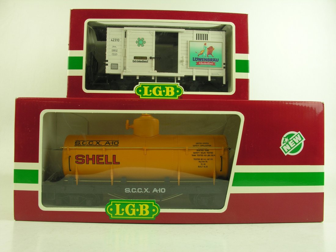 LOT OF 4 LGB: Lgb 42310, Lowenbrau Alkoholfrei, "Lehmann Getrankediest"----------------------------------------Lgb 4280 , Shell Tank Car , S.c.c.x. A-10 Yellow Train----------------------------------------Lgb 4030,