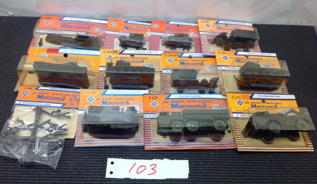 lot of 12 Roco Mini Tank sealed: lot of 12 Roco Mini Tank sealed though some may be dusty, obs, otherwise C9