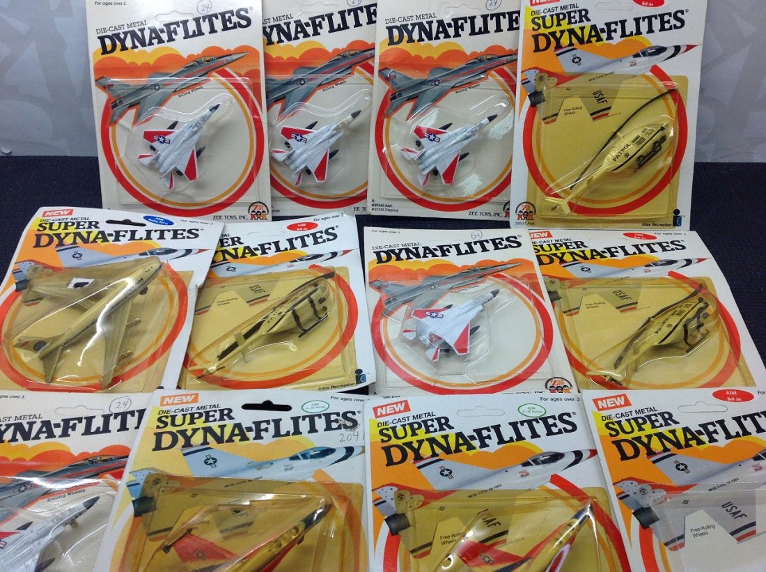 LOT OF 45 DYNA FLITES 1982 ZEE TOYS: LOT OF 45 DYNA FLITES 1982 ZEE TOYS SHELF PULLED