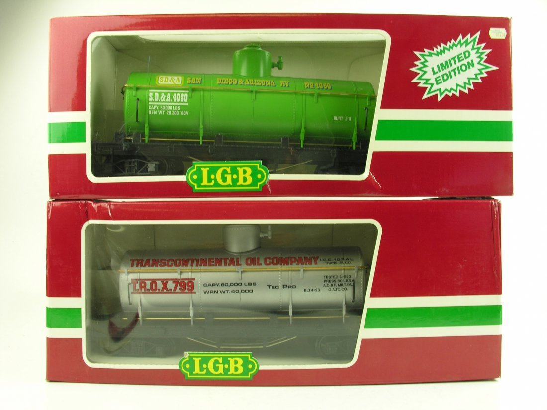 LOT OF 4 LGB colectible TRAIN: LOT OF 4 LGB colectible TRAIN-------------------------Lgb 4080-y01, Transcontinental Oil Company, Single Dome Tank Car--------------------------Lgb 4080-w01, White Pass, Single Dome Tank Car, Limited