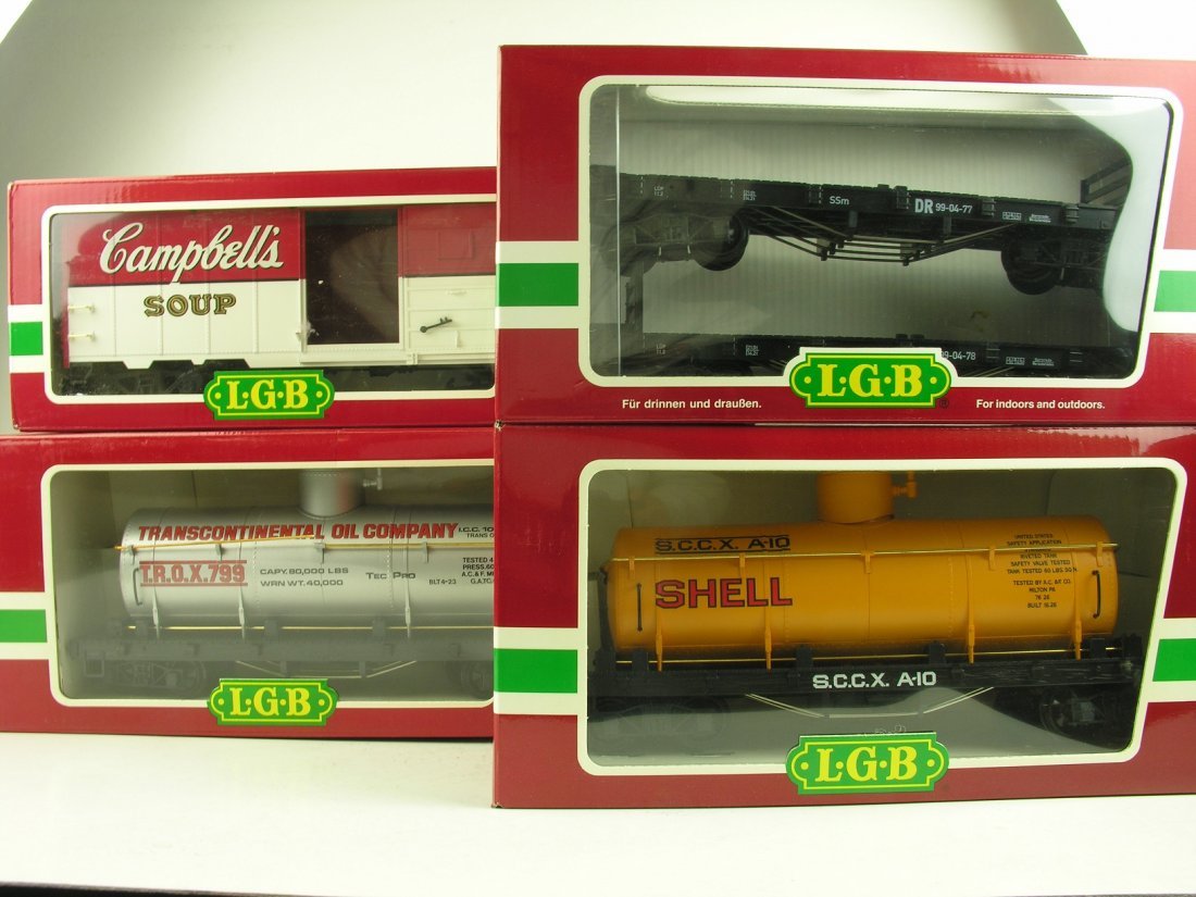 LOT OF 4 LGB collectible TRAIN: LOT OF 4 LGB colectible TRAIN-------------------------------------Lgb 45690, Set of 2 Flat Cars, Dr 99-04-78-------------------------------------Lgb 4080-y01, Transcontinental Oil Company, Single Dome