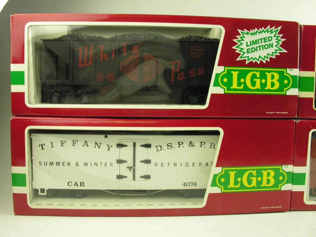 LOT OF 4 LGB collectible TRAIN: LOT OF 4 LGB colectible TRAIN---------------------------------------Lgb 4074-b02 Tiffany Dsp & Prr, Summer & Winter Refrigerator Car---------------------------------------LGB 4067 Southern Pacific----
