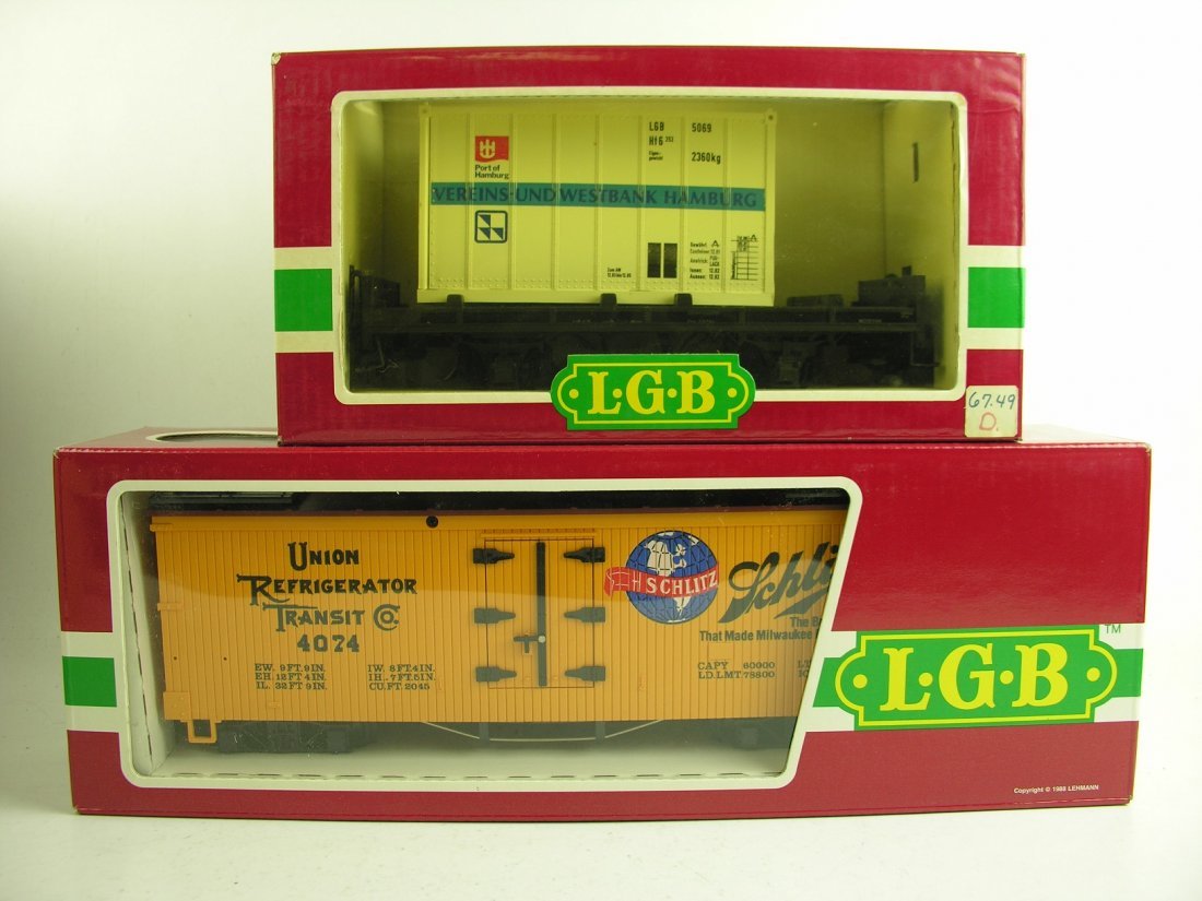 LOT OF 4 LGB collectible TRAIN: Lgb 4003, Flat Car with Container, Vereins Und Westbank Hamburg -------------------------------------LGB 4074-z02, Schlitz, Union Refrigerator Transit Co. ---------------------------------------Lgb 19