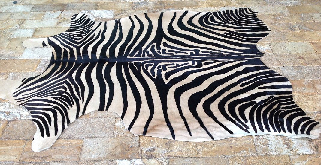 Safavieh Gaucho Cowhide Zebra 27- 32 sq Ft (1 of 2)