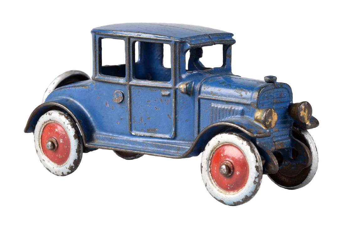 Hubley Cast Iron Coupe. (1 of 2)