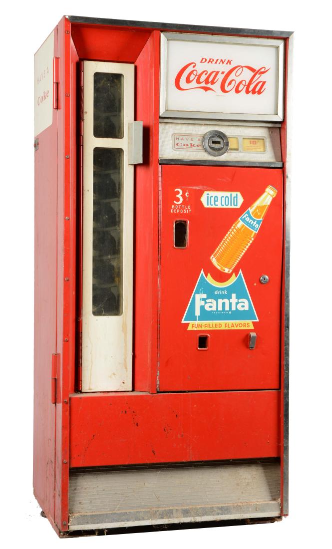 10¢ Coca Cola Vending Machine. (1 of 9)